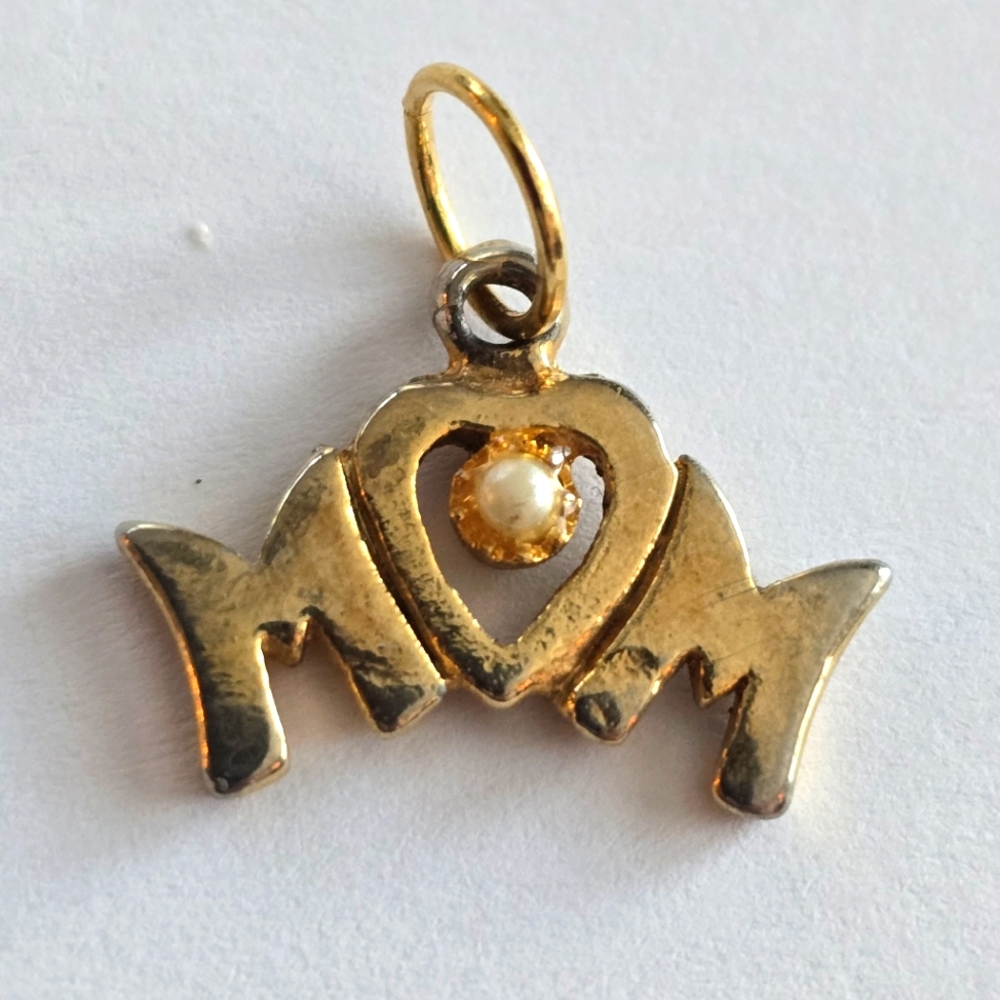 Vintage Mom pendant charm gold tone white faux pearl mommy mother